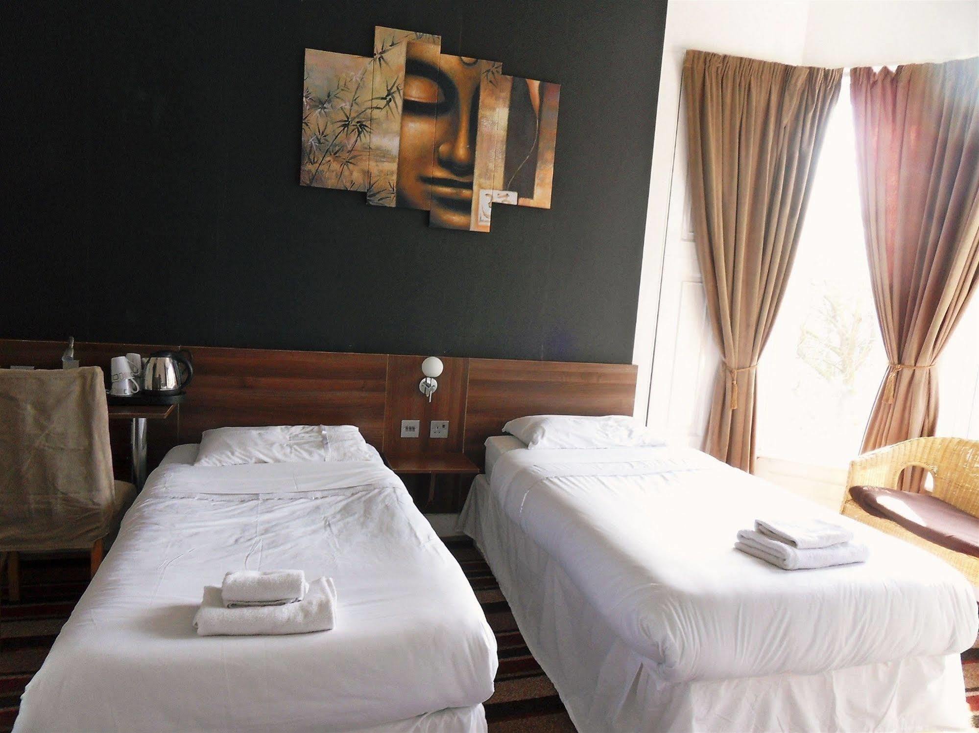 ويتبي Cherry Blossom Guest House المظهر الخارجي الصورة