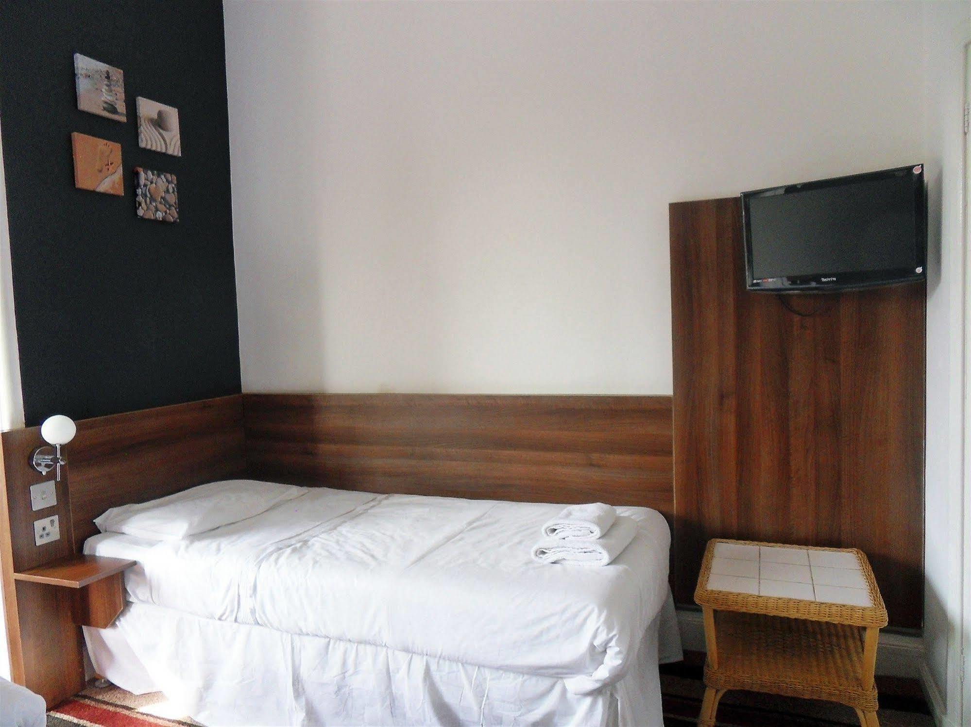 ويتبي Cherry Blossom Guest House المظهر الخارجي الصورة